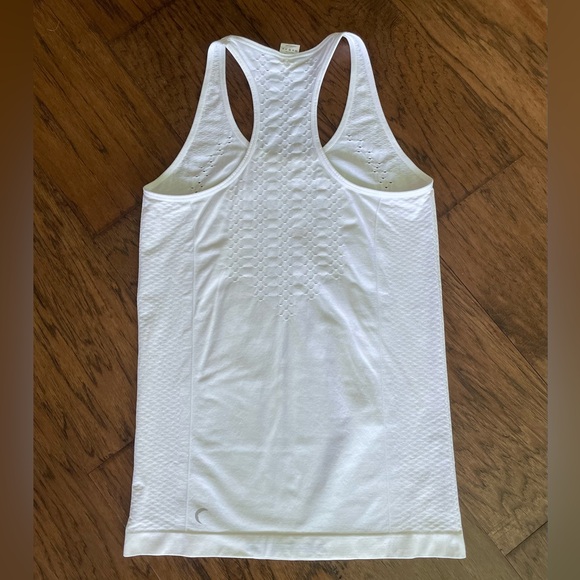 4/$20 Zyia white Tank Top - Picture 6 of 7